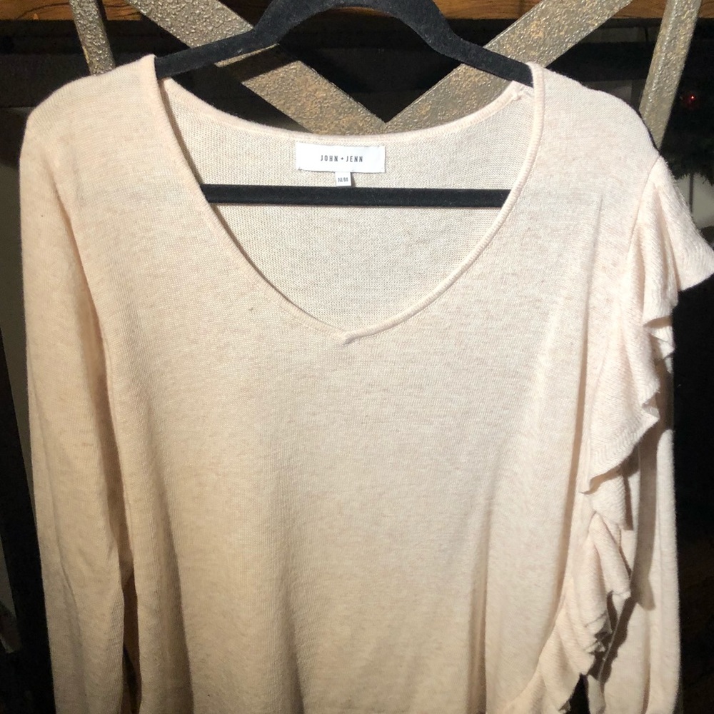 CREAM SOFT SWEATER